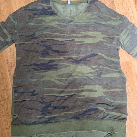 Z Supply Tops - Zsupply: camo long sleeve tunic